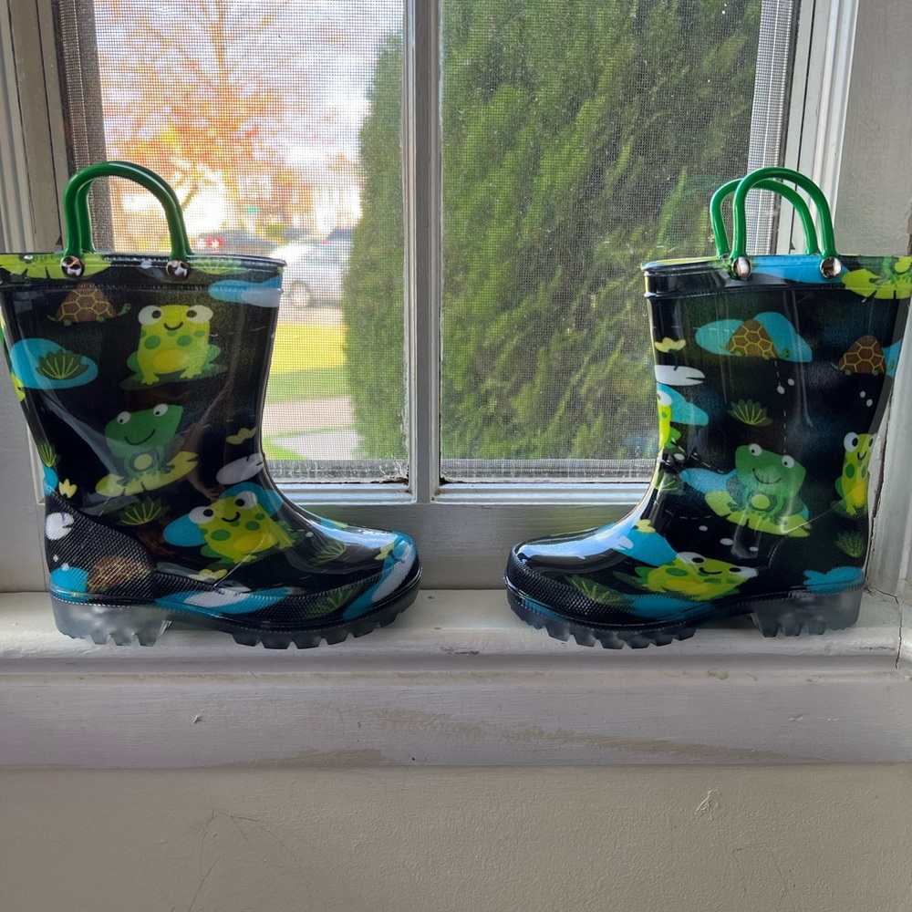 Frog design Light up rain boots for toddler